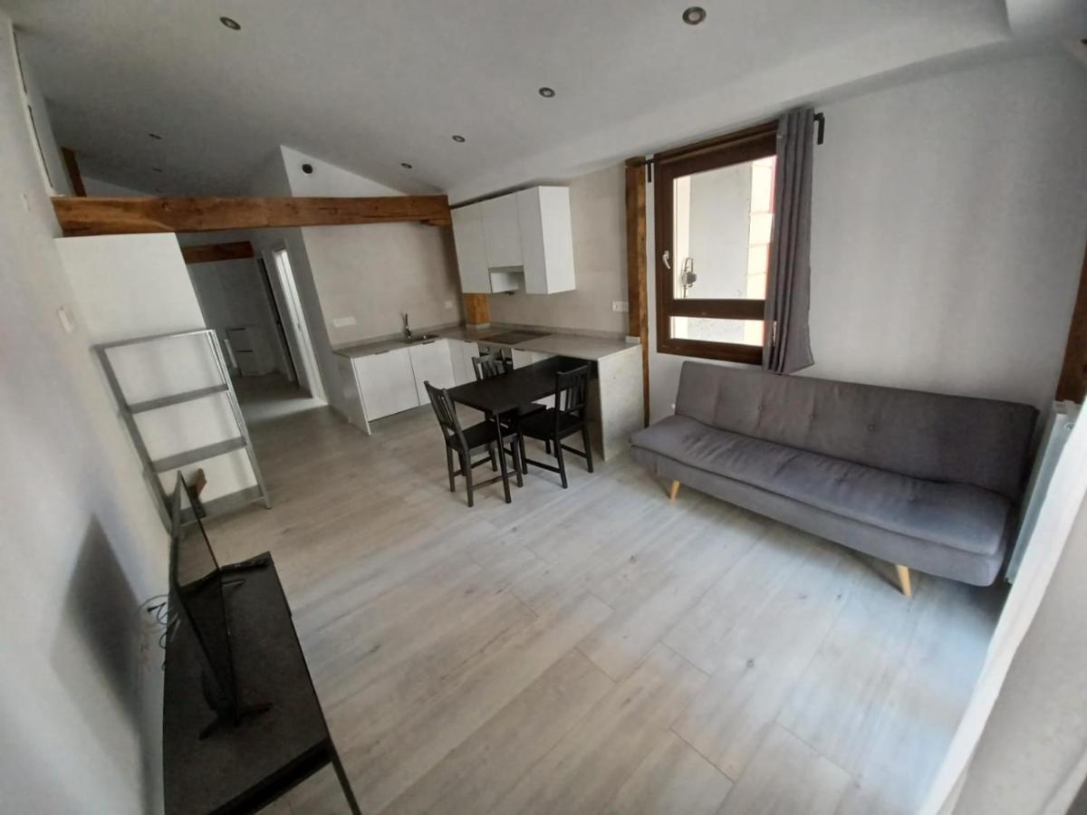 Apartamento en el casco historico de Plencia Esterno foto